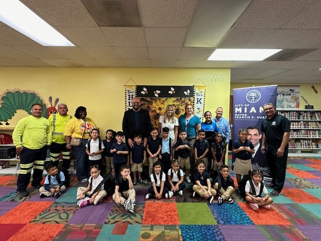 Mr. Molliner at School bags distribution by Mrs. Gloria Suarez wife of Mr. Francis Suarez, Mayor of Miami Dade